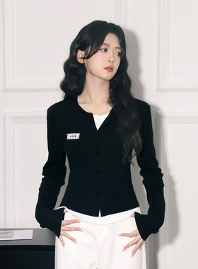 微wu剪标假两件长袖T恤女