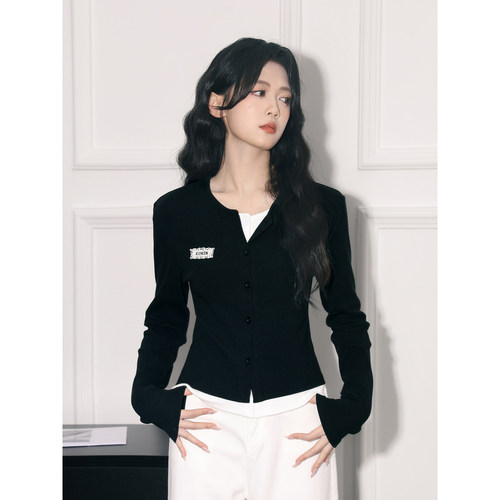 微wu剪标假两件长袖T恤女