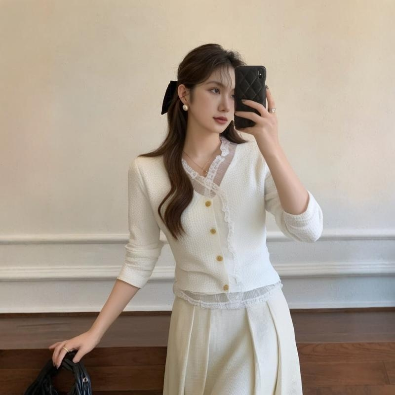 白色针织开衫女v领秋冬装2024新款长袖蕾丝边高级感显瘦气质上衣