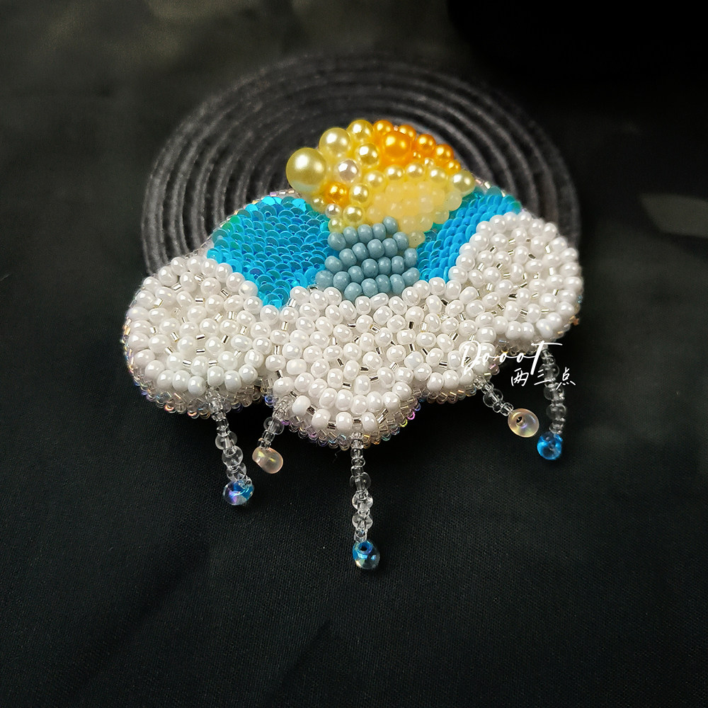 手作胸针女云朵下雨珠绣胸针创意单品小众清新