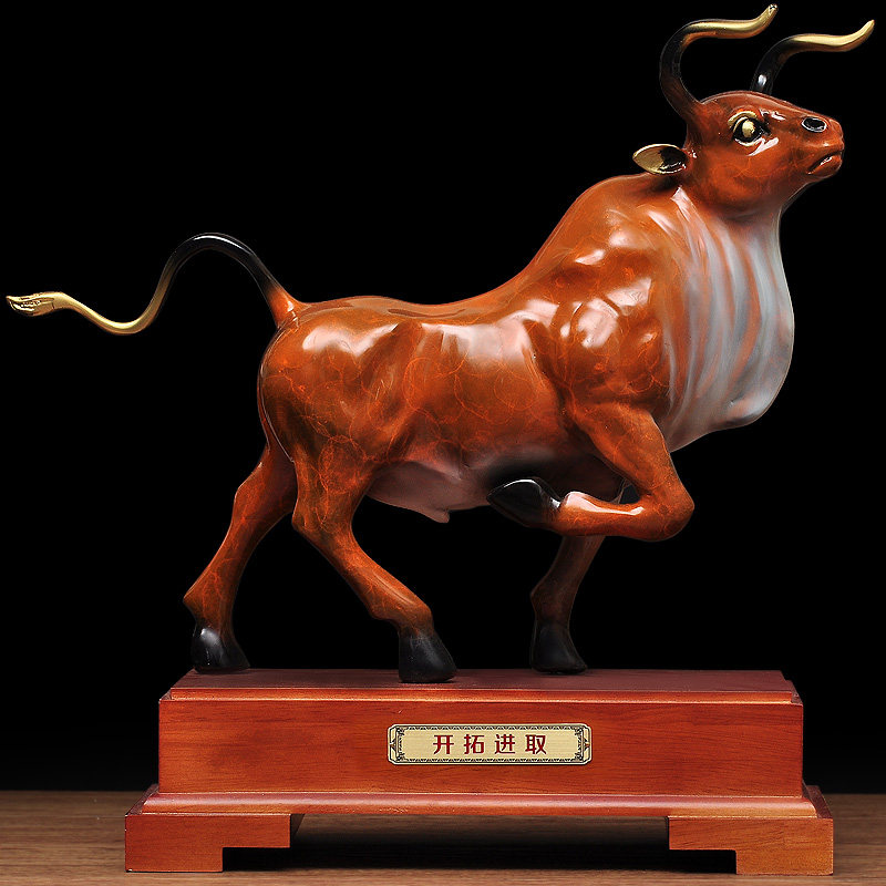开拓进取牛摆件招财风水书房公司前台办公室摆放实木底座牛的摆件