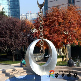 大型不锈钢猴子捞月雕塑仿真月亮雕塑公园广场户外景观摆件