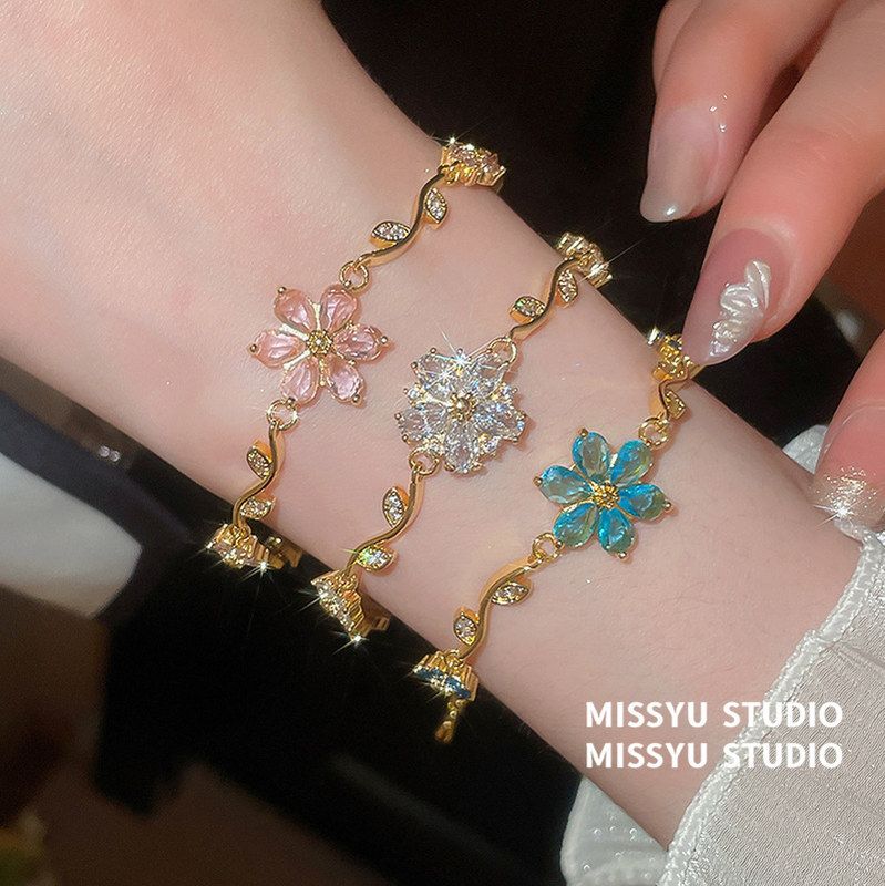 高级感花朵真金甜美手链宝石手饰轻奢蜻蜓洛丽塔18k锆石手串电镀