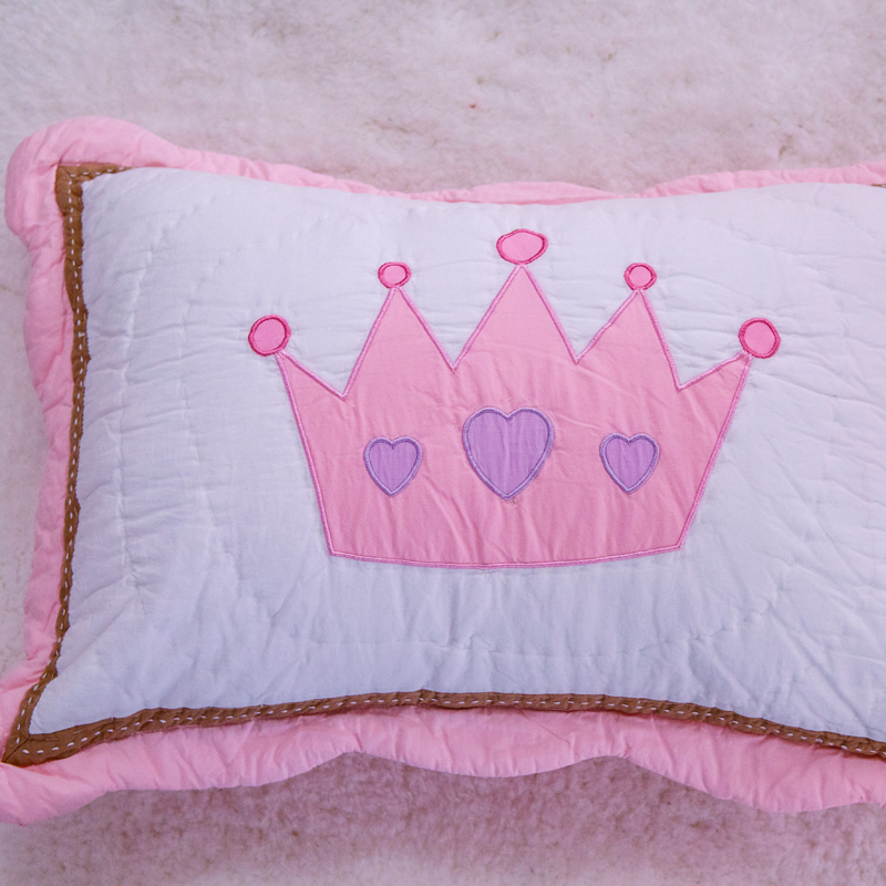 全棉贴布绣粉色花边皇冠儿童乳胶枕头套手工绗缝加厚午睡小枕套-封面