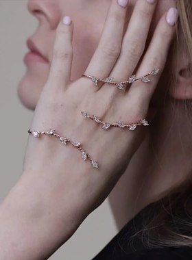 新款锆石手镯简约气质8字轻奢百搭连指手链女原创手链 Bracelet