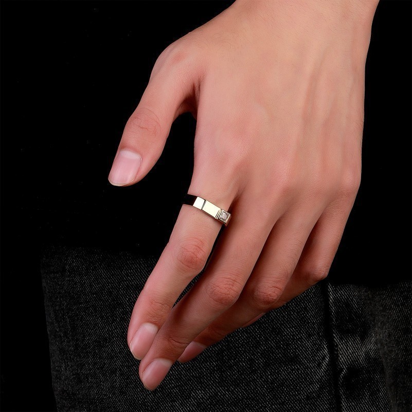 欧美跨境男士正方形镶嵌方钻个性潮流保色款金银色青春潮流戒指环