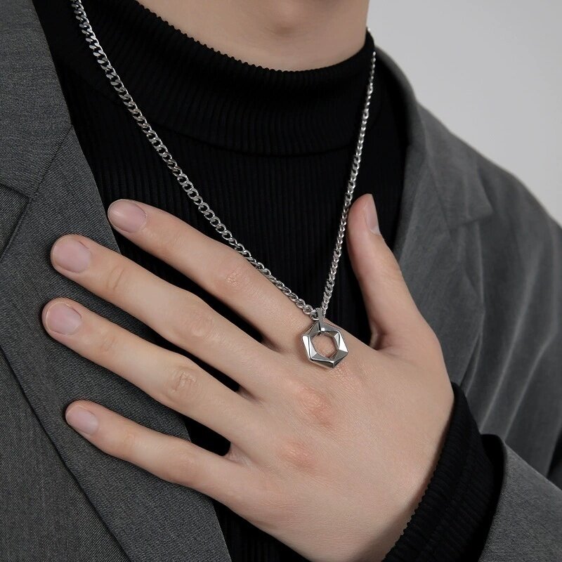 欧美简约风吊坠男款小众嘻哈钛钢六边形项链百搭时尚饰品