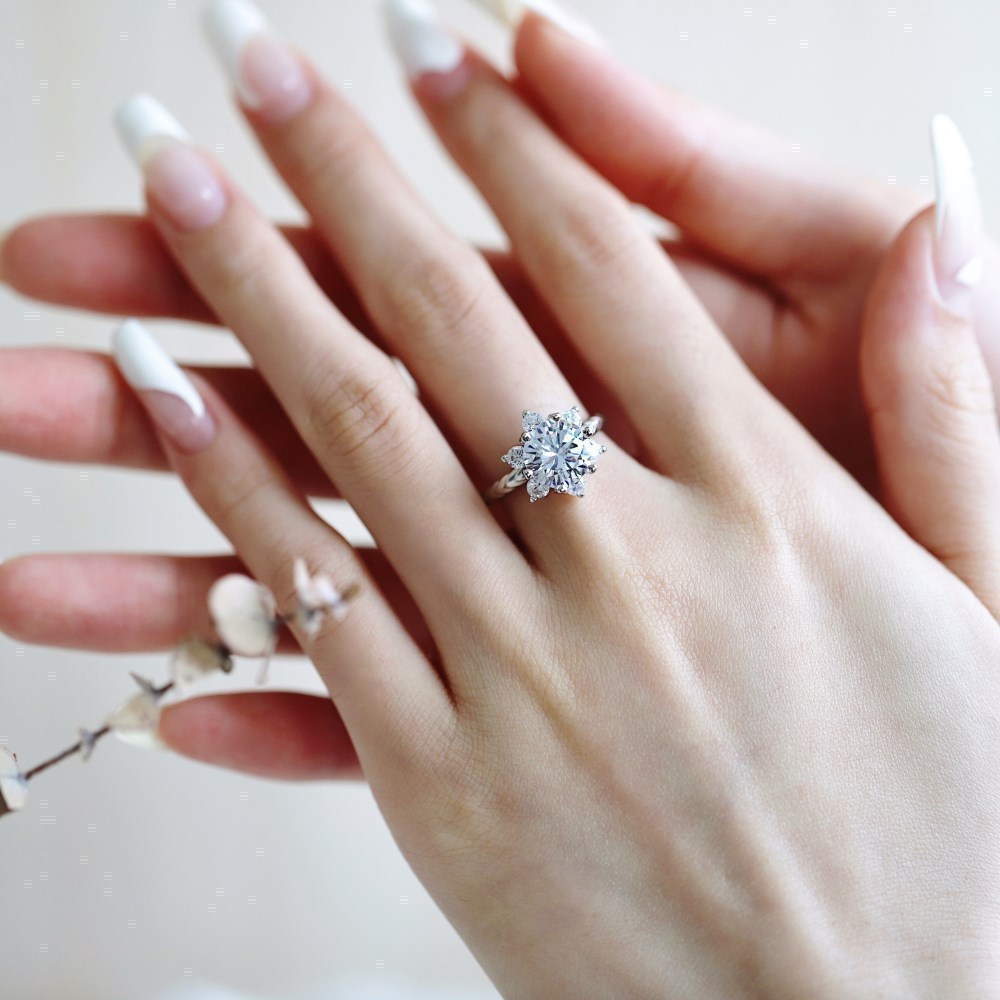 S925纯银戒指女仿真钻花朵戒指星星璀璨钻戒欧美流行首饰品