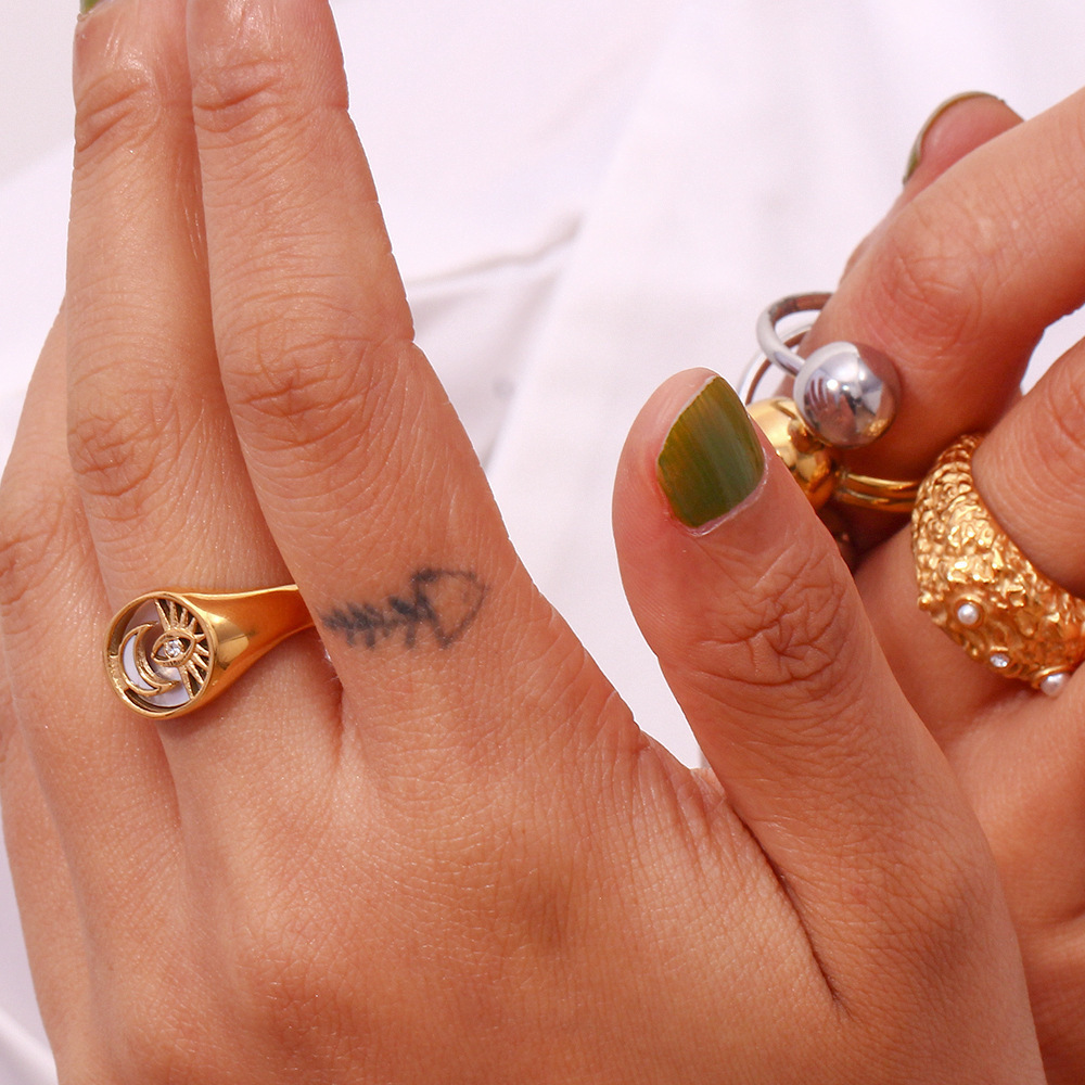 欧美时尚简约个性小众指环饰品 不锈钢镀18K金太阳月亮眼睛戒指女