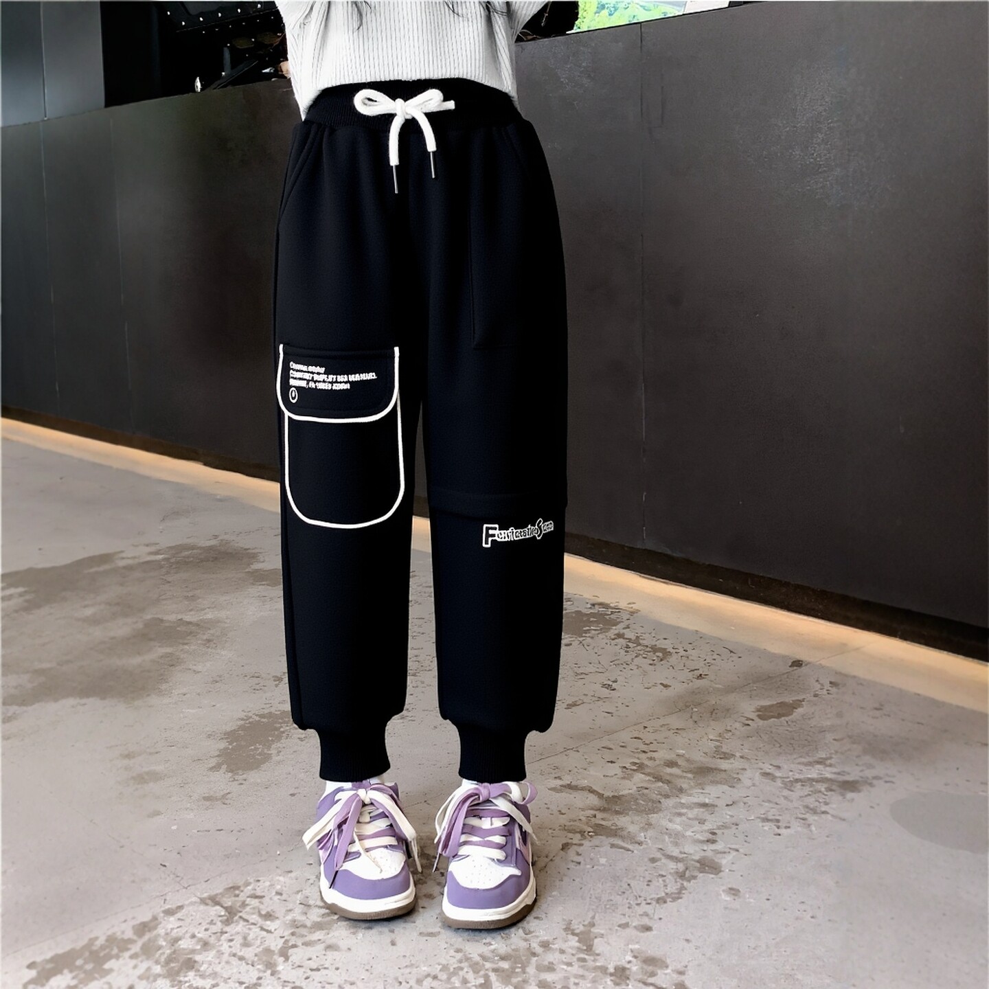 品牌专柜童装2025秋冬季儿童加绒裤子女童运动裤宝宝束脚保暖卫裤