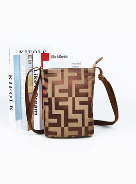 盛装舞步品牌新款时尚潮流迷你斜挎包简约手机包X251