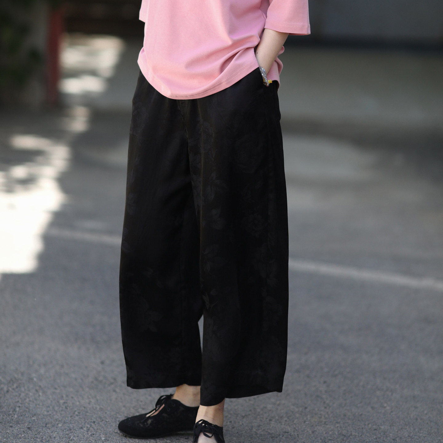游设原创简约提花天丝亚麻弹力腰九分裤 黑曜