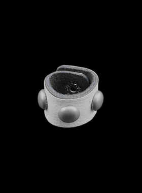 银灰色半圆球蘑菇钉白色荔枝纹吸睛潮流百搭贴皮朋克戒指饰品指环