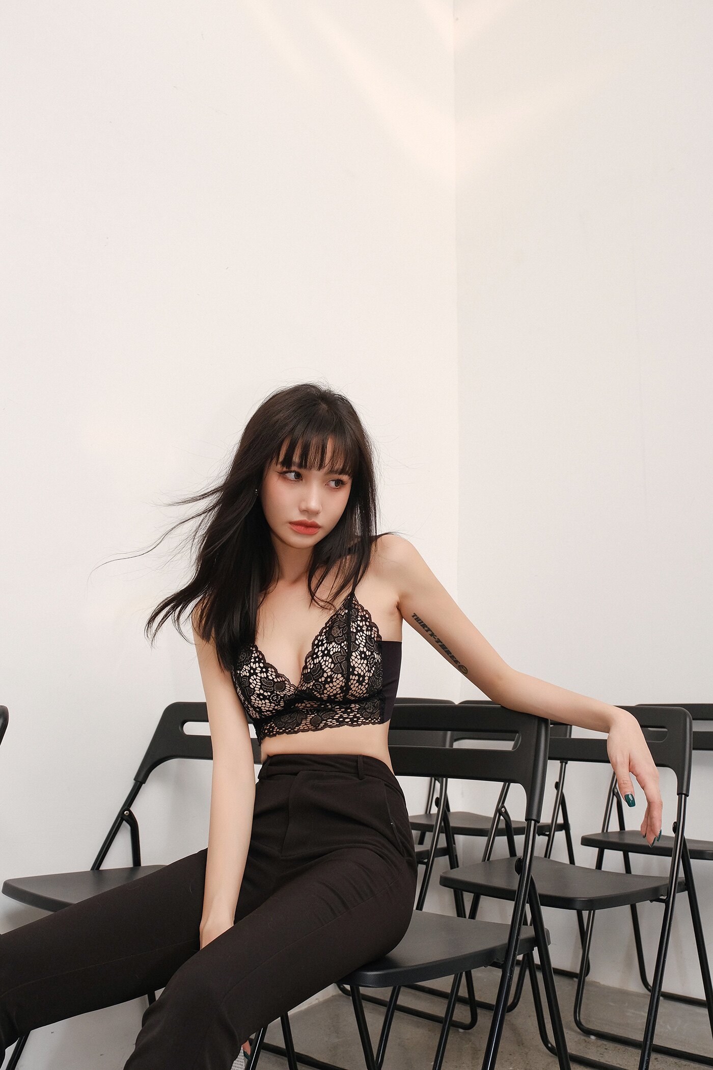 法式三角杯假透肤蕾丝无痕美背女