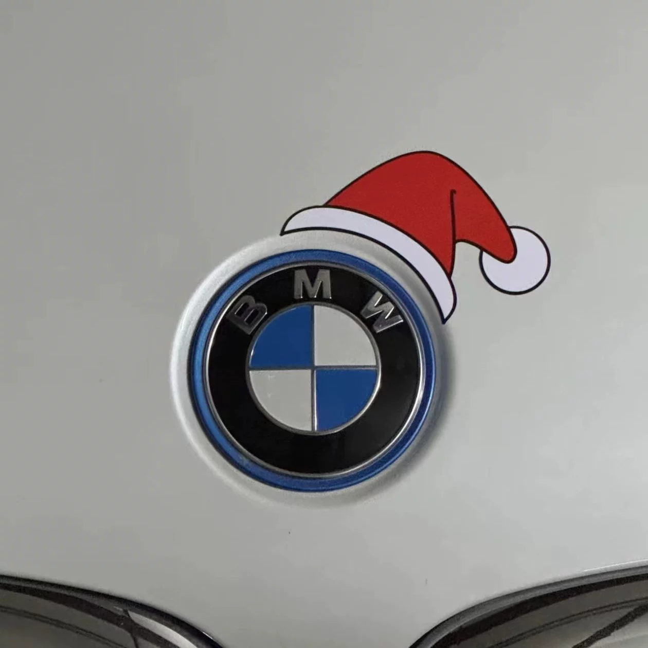 宝马圣诞帽磁吸车贴创意汽车车标车尾装饰贴特斯拉圣诞节氛围贴纸,汽车用品/电子/清洗/改装,汽车装饰贴/反光贴,淘宝优惠券,粉丝福利购,淘宝优惠卷
