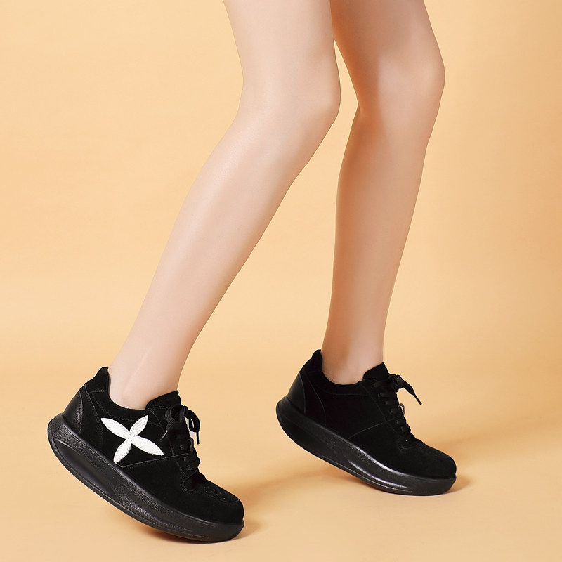 悠一悠 2023春秋新款运动休闲厚底摇摇女 真皮弧形底 软底健步鞋