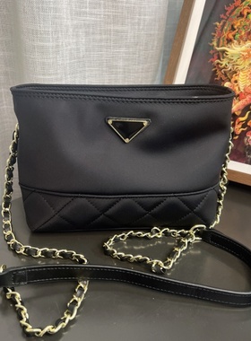 Y29CB233283休闲百搭包包23*16*8cm