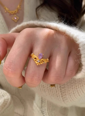 2026新款法式公主风金色拉丝款镶嵌水滴紫钻皇冠戒指女小众设计
