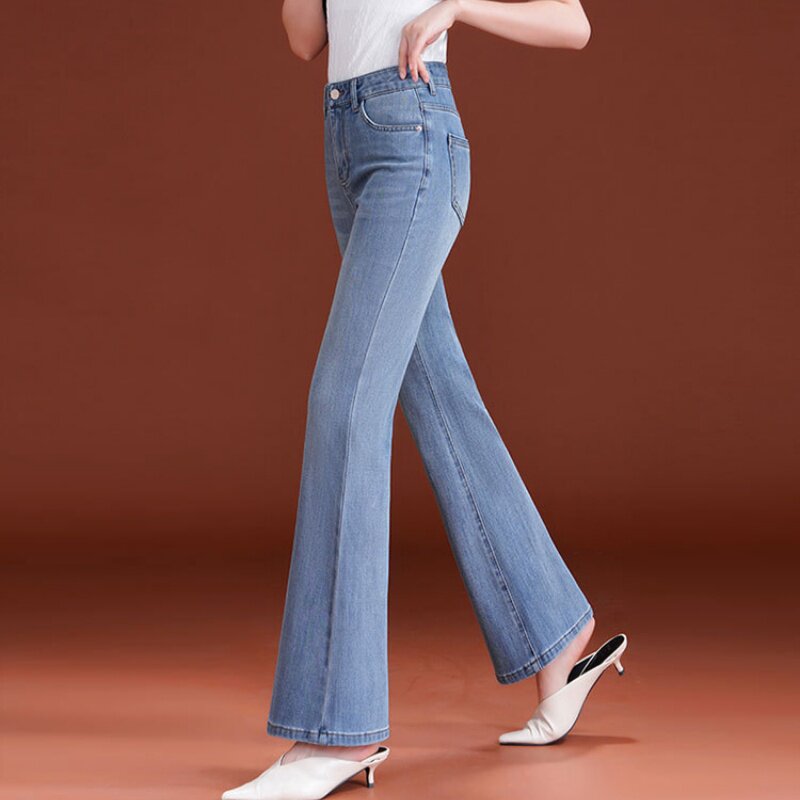 微喇牛仔裤女士2026春季新款弹力高腰时尚百搭洋气水洗喇叭裤子潮