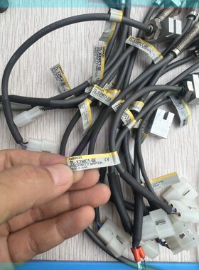 OmronTL-X2MC1-GE传感器成色如图实物
