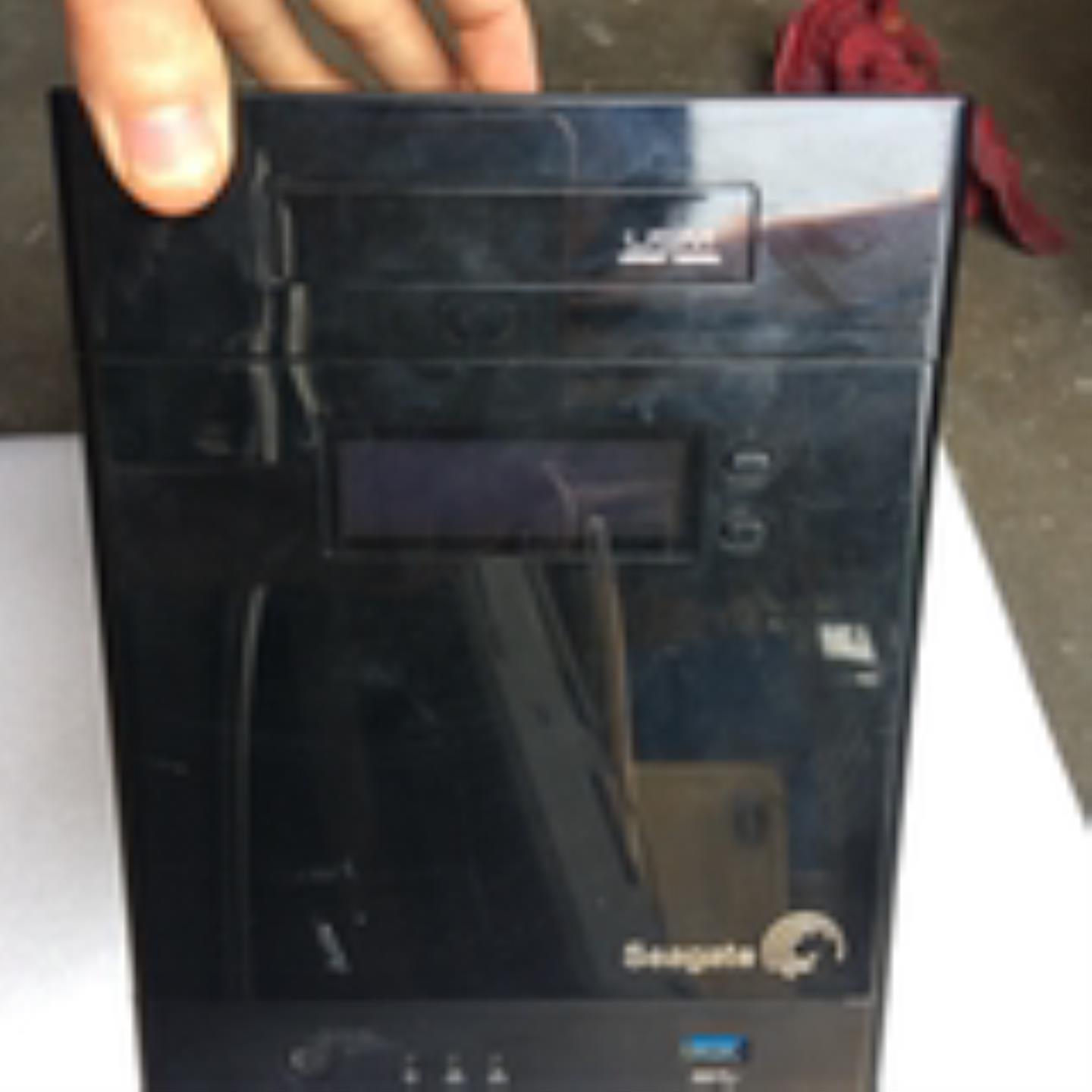 SRN04D 服务器 BUSINESS STORAGE 4-BAY NASNA6P07L2 硬盘柜现货