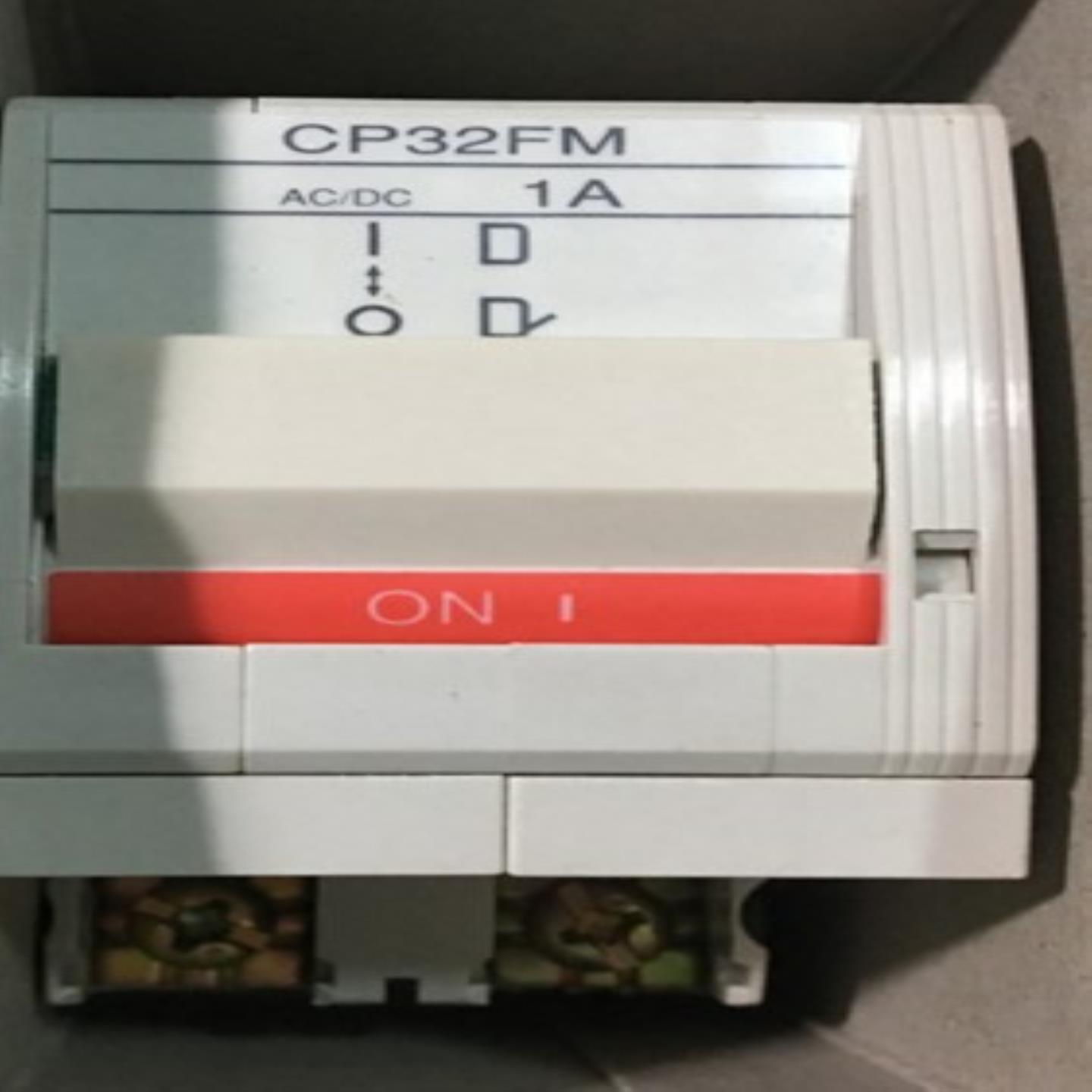 正品保护断路器CP32TM CP32FM CP32FS CP32D 1A 3A 10A 15A