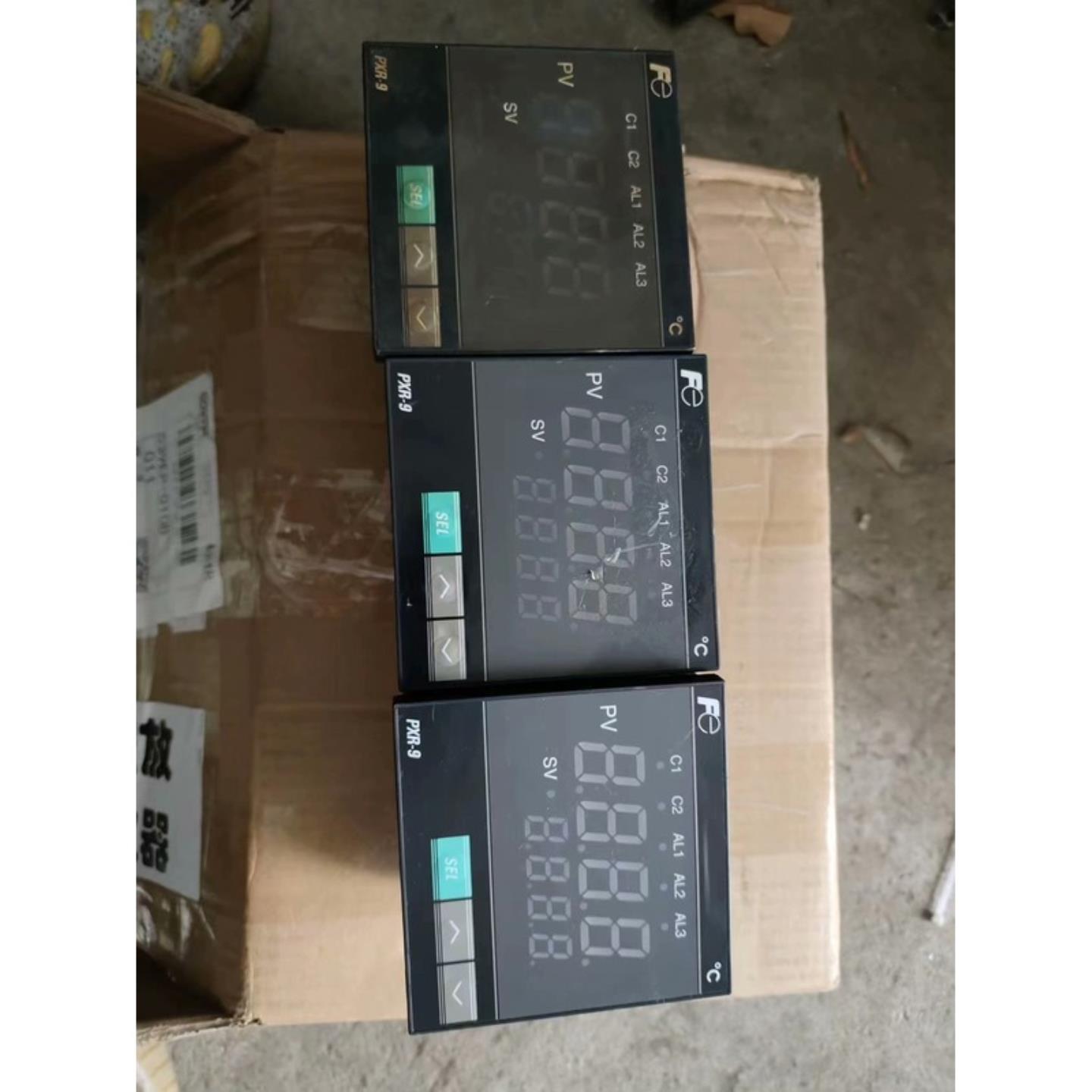 温控器PXR9TEY1-8W000-C拆机图片最后