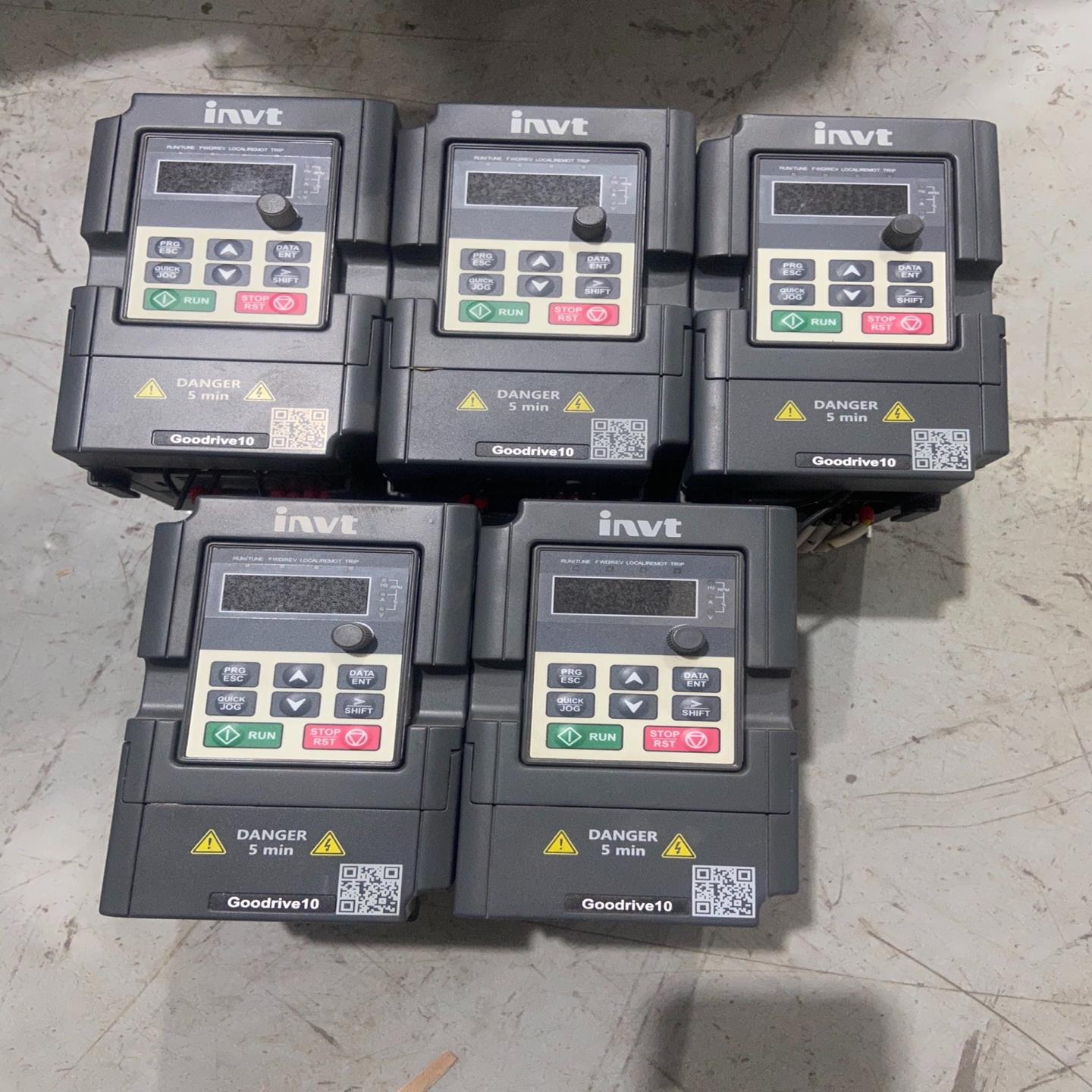 英威腾变频器 04KW  单项220V  质量 成色漂拍前询价