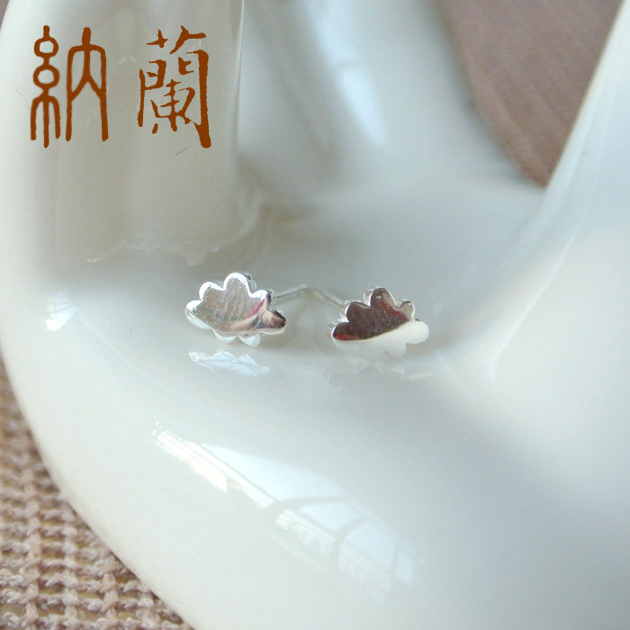 幸福港湾 S925纯银素银精致小巧百搭时尚光面云朵耳钉耳饰饰品