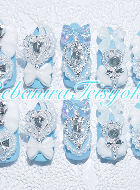 万霓穿戴甲水色量产型可爱浅蓝色白色美甲INS款复刻