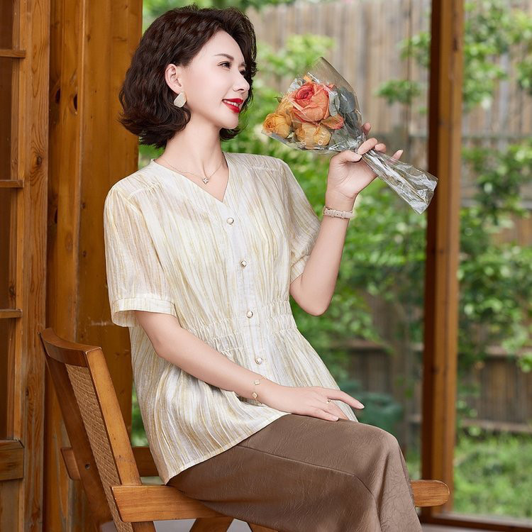 妈妈夏装宽松显瘦衬衫2025新款中老年女人夏季洋气小衫短袖上衣服