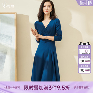 米思阳2021新款优雅不对称设计风琴褶针织大摆连衣裙2296