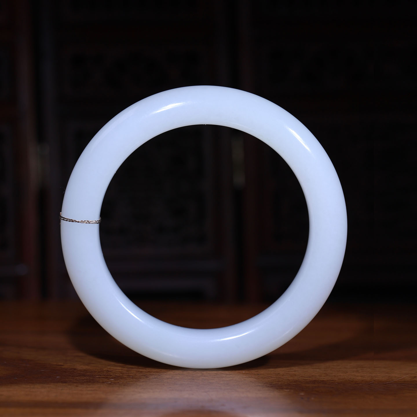 玉秀新疆和田玉56圈宽条手镯女款定制手饰苏工籽料羊脂白玉带证书