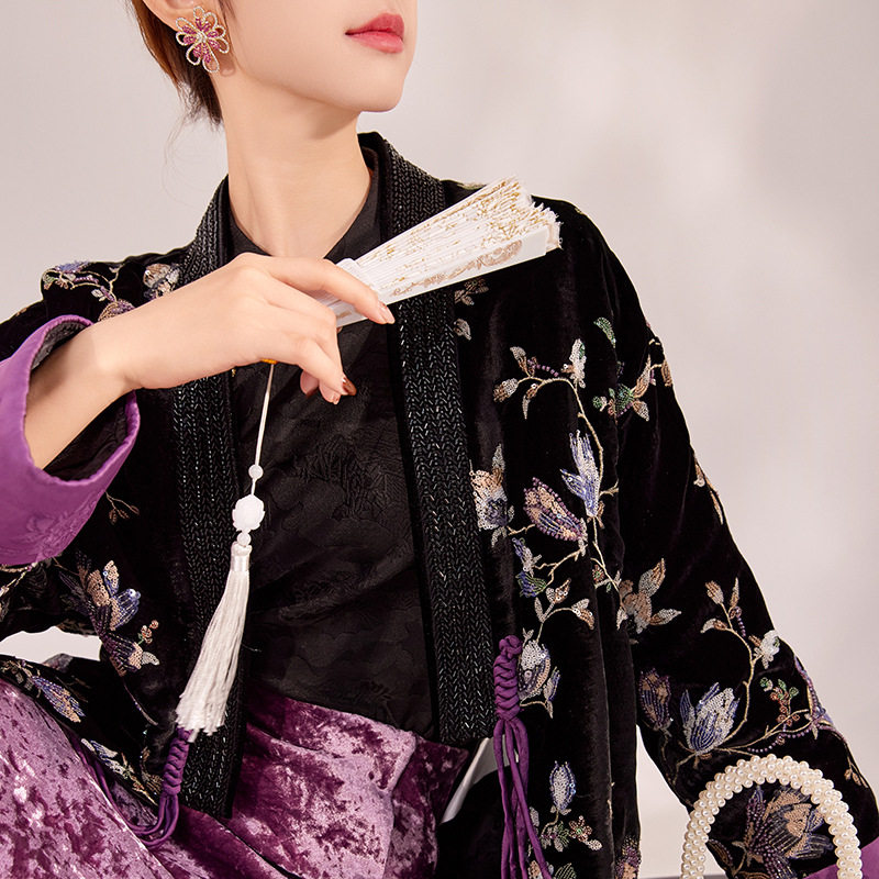 2025新款轻奢钉珠棉服女外套