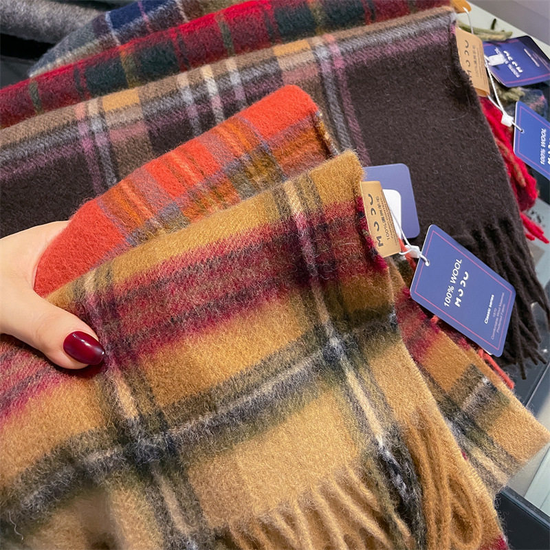 100羊毛格子围巾男女款