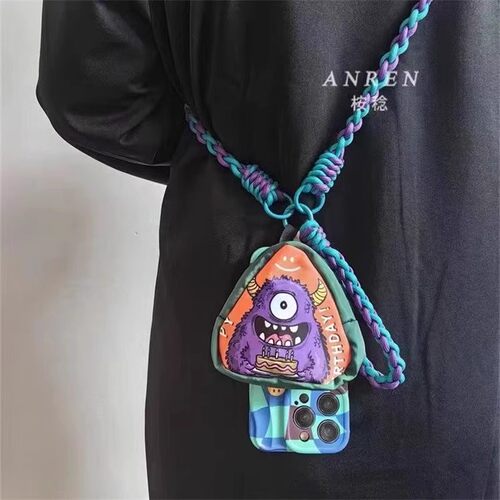嘻哈挂包小包潮创意新款零钱包迷你单肩包钥匙包耳机包三角形卡通