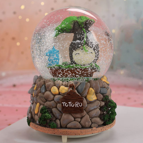 龙猫水晶球音乐盒飘雪七彩灯礼物