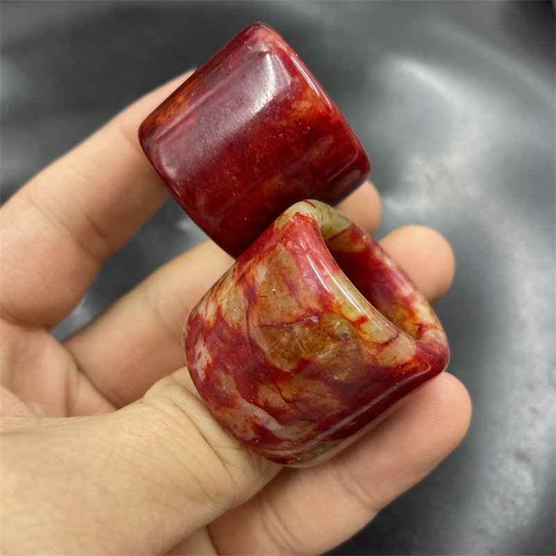 四海玉器 男款红色鸡血玉扳指 红岫玉指环 大号玉扳指