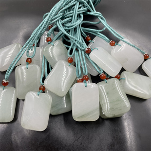 天然玉石白底青天山翠玉平安无事牌吊坠 双面玉牌子 面包牌挂件