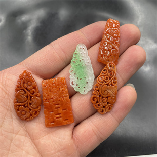 镂空雕刻红翡福在眼前小玉坠 圆形镂空佩饰 水滴挂件 红福如意