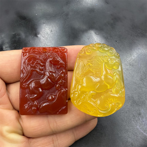 四海玉器 红玛瑙生肖马吊坠 黄玉髓马踏如意挂件 玉坠