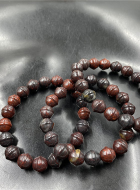 红伊丁小铃铛手链鸡血石