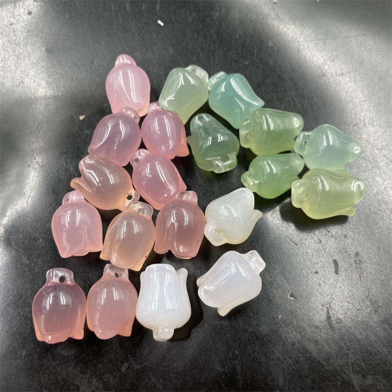 天然正品白玉髓立体风铃花吊坠 白色玛瑙花朵挂件 粉色花朵小玉坠