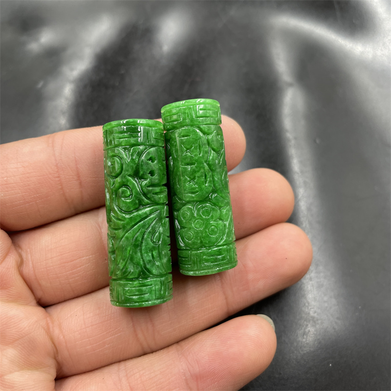 干青雕花翠玉筒珠转运珠