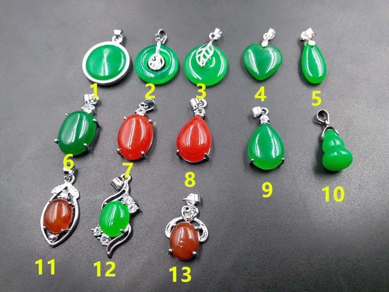 厂家直销 冰种阳绿色马来玉吊坠 特价镶嵌玉吊坠