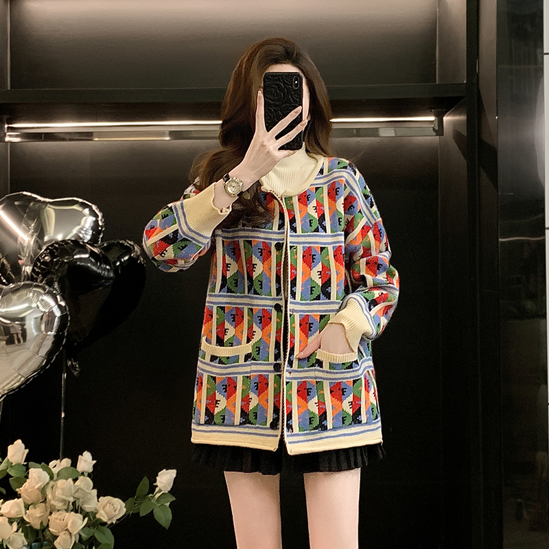 2025秋冬韩版圆领花色大贴袋单排扣宽松休闲长袖提花针织毛衣开衫