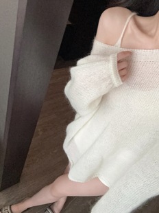 mmm collection 半透马海毛慵懒氛围纯欲露肩宽松毛衣针织罩衫女