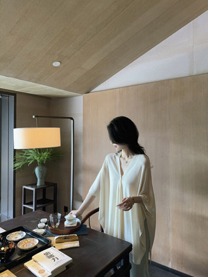 优雅姐姐清冷风冰丝针织披肩开衫