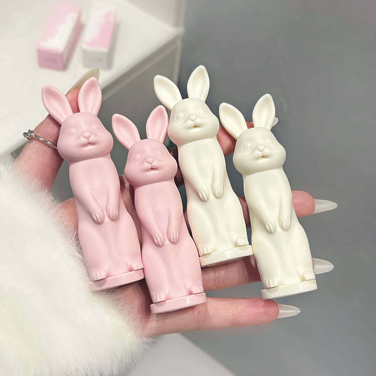 KEKEMOOD甜心小兔水嫩润唇膏防干裂去皮淡化唇纹打底保湿补水唇膏