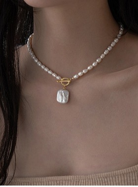 STINA天然淡水珍珠法式方牌吊坠